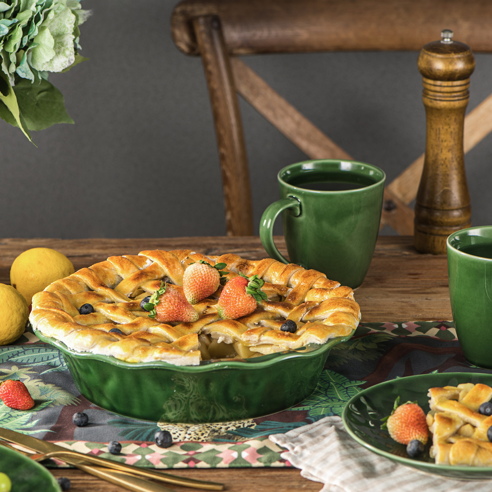 Vicrays Ceramic Pie Pan for Baking - 9 inch Pie Plate Round Fluted and Deep  Pie Dish for Tart Pizza Apple Pie Quiche Pot Pies Cake - Reactive Glaze  (Green) - Vicrays Ceramics